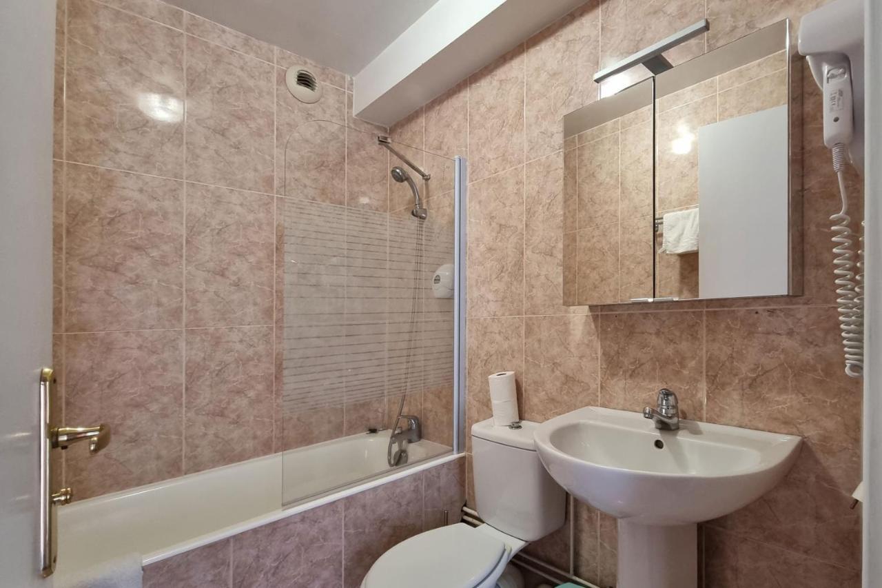 Le Catalan - Hotel Et Appartements Mont-Louis Esterno foto