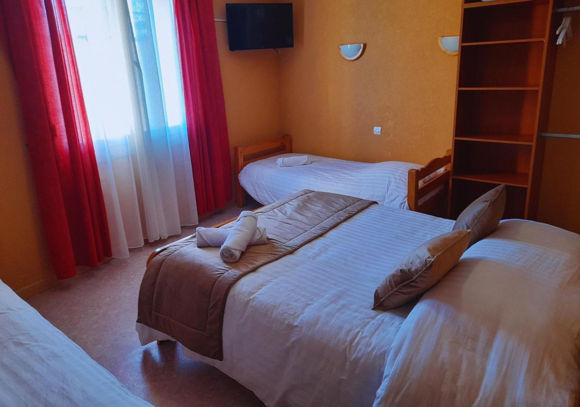 Le Catalan - Hotel Et Appartements Mont-Louis Esterno foto