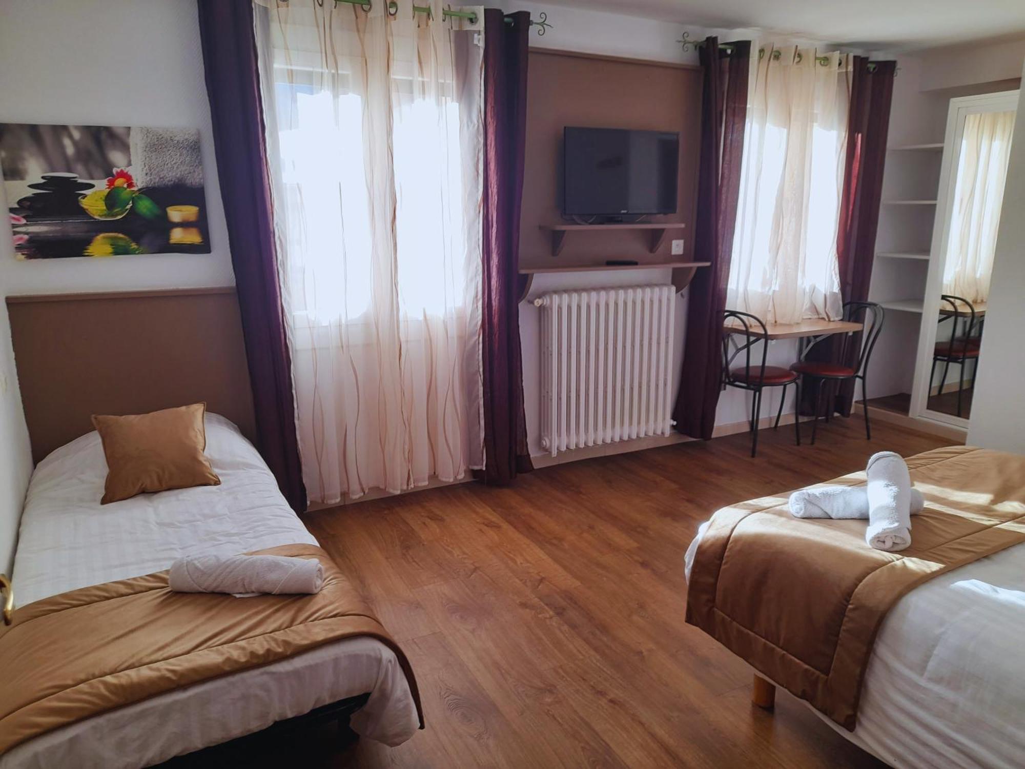 Le Catalan - Hotel Et Appartements Mont-Louis Esterno foto