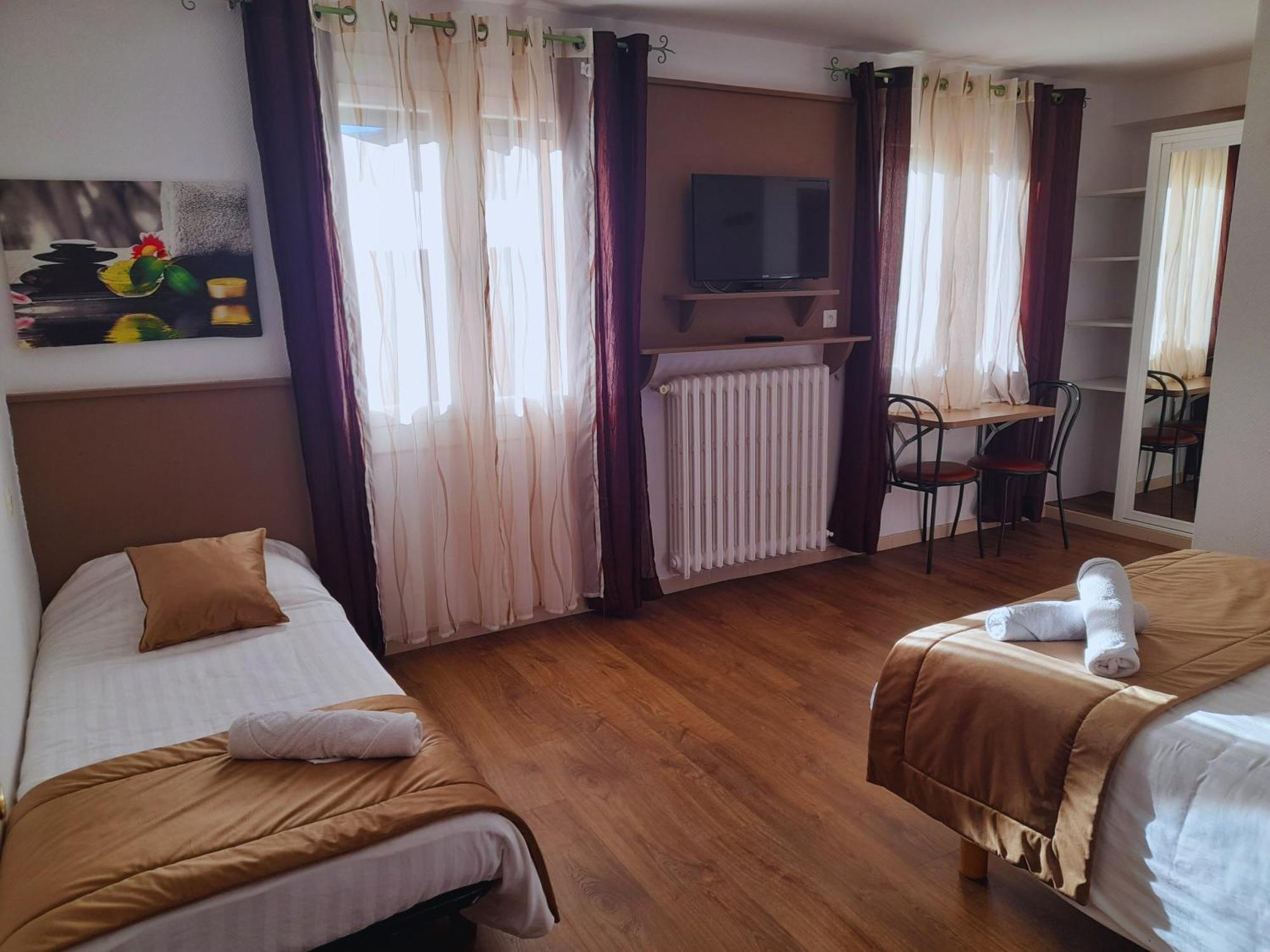 Le Catalan - Hotel Et Appartements Mont-Louis Esterno foto