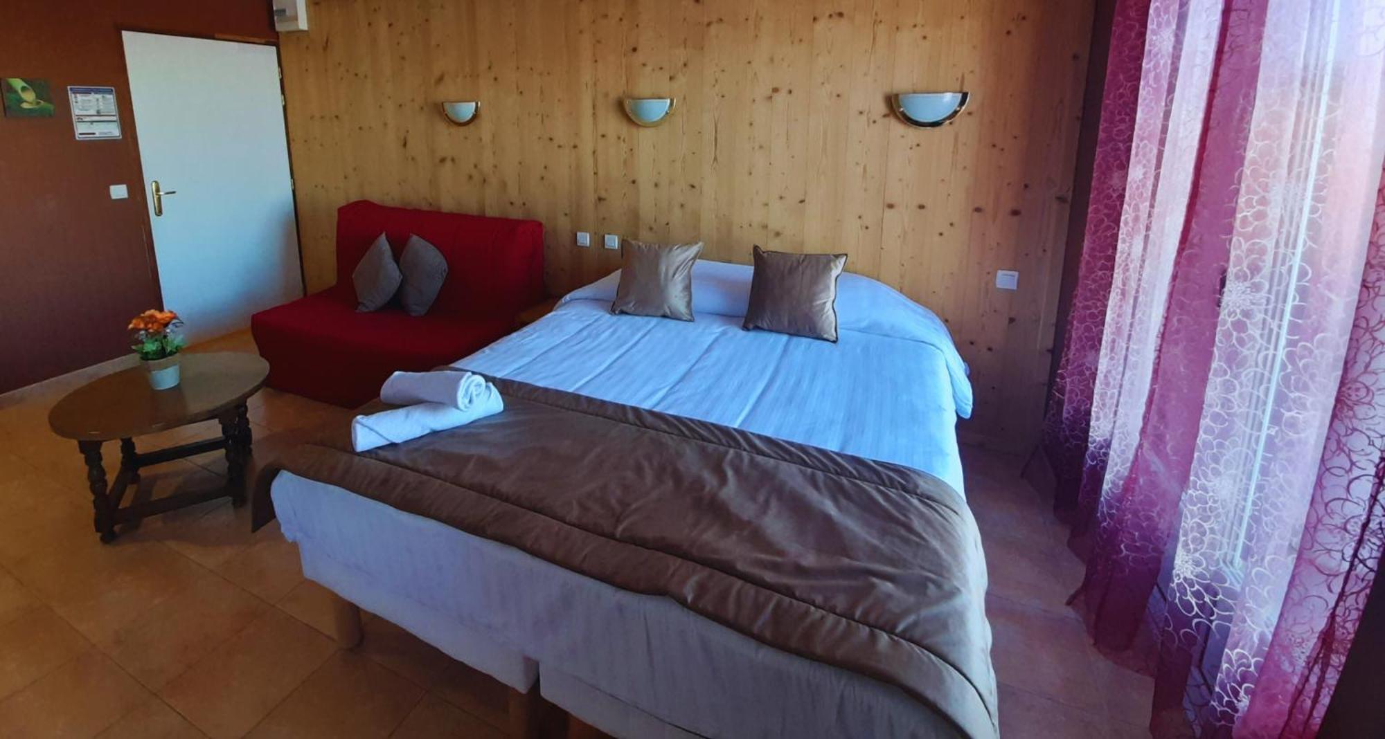 Le Catalan - Hotel Et Appartements Mont-Louis Esterno foto