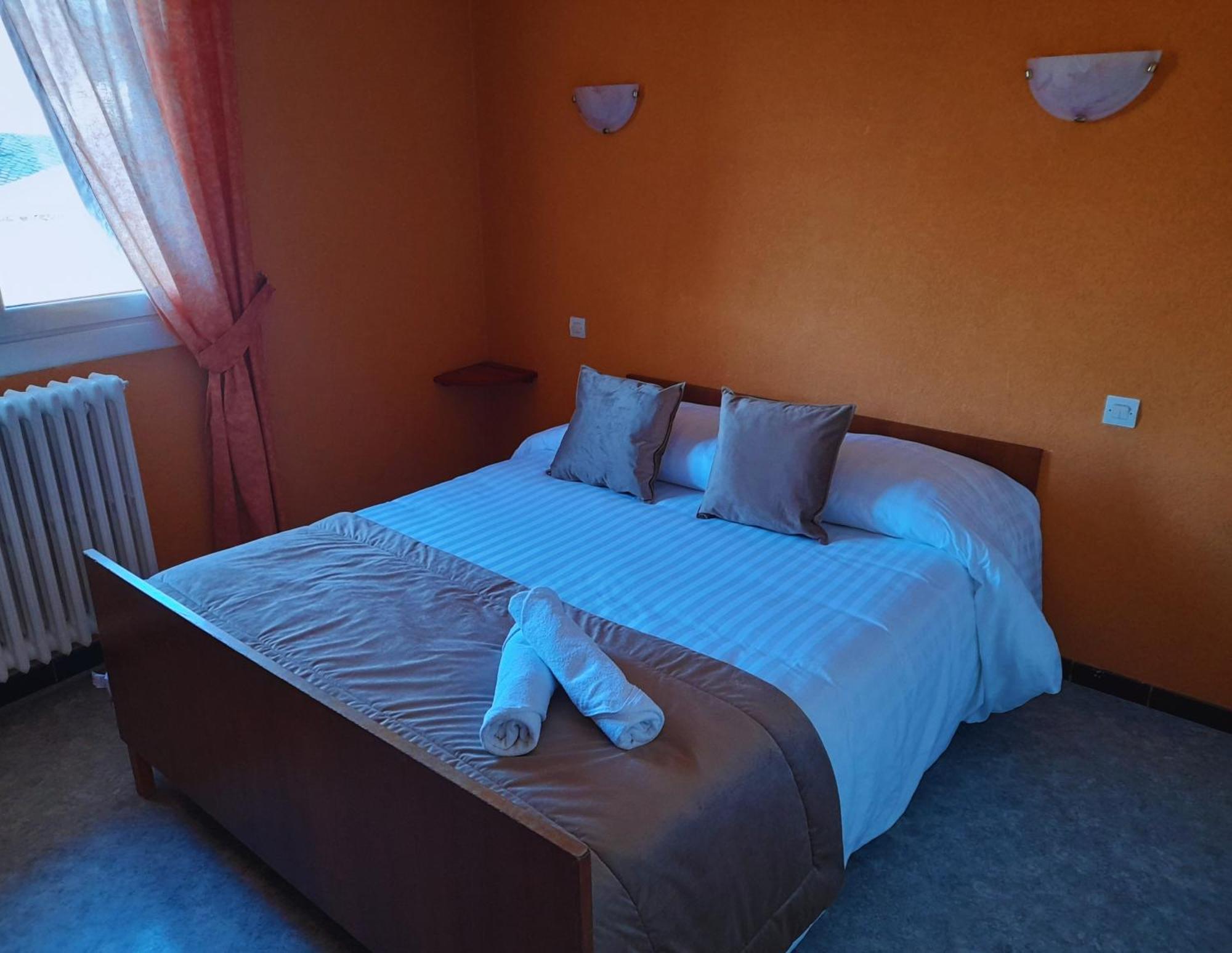 Le Catalan - Hotel Et Appartements Mont-Louis Esterno foto